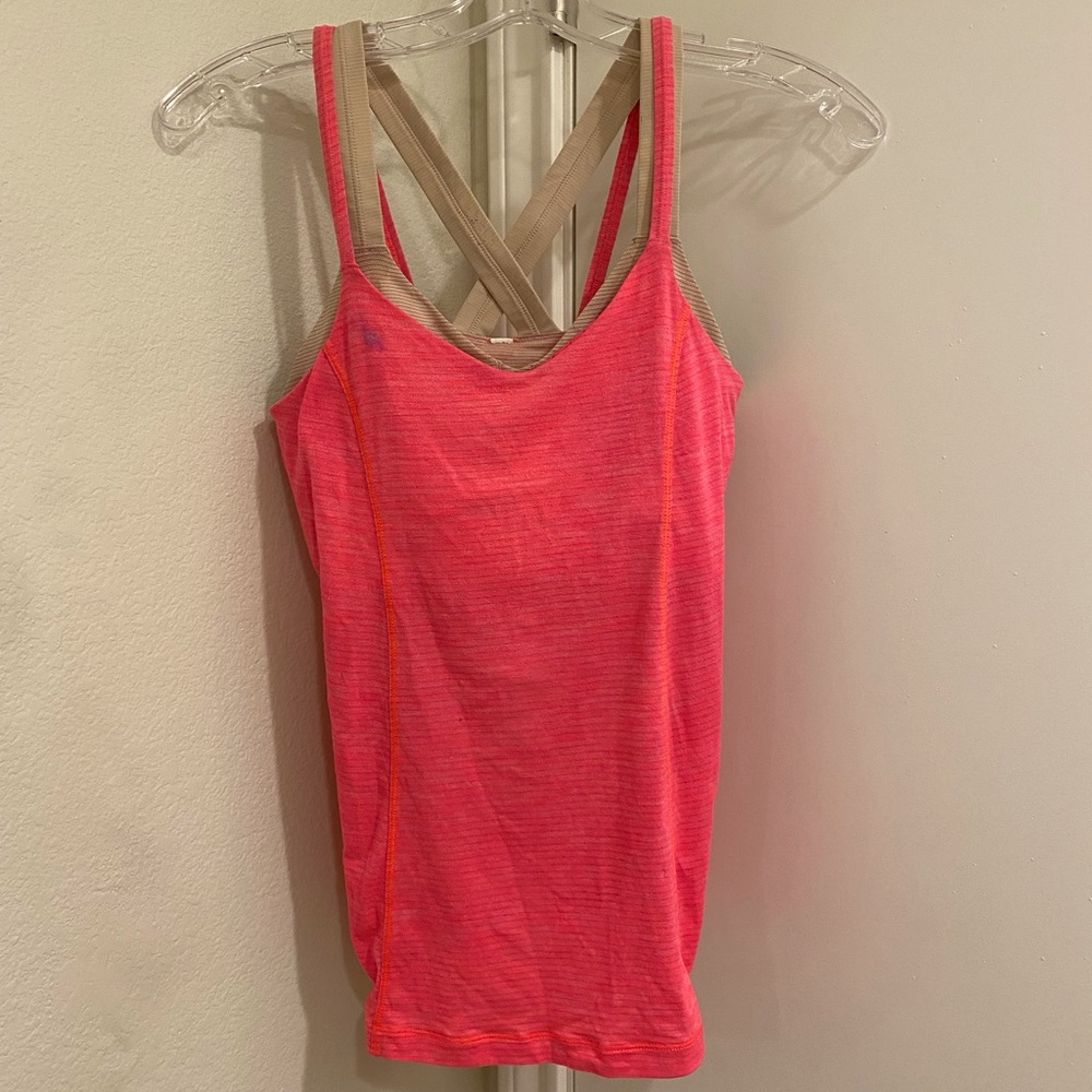 Lululemon pink tank top, fits sizes 0-4